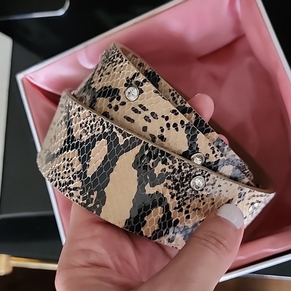 Cochni Python Gold Rhinestone Belt. NEW! - Picture 4 of 10